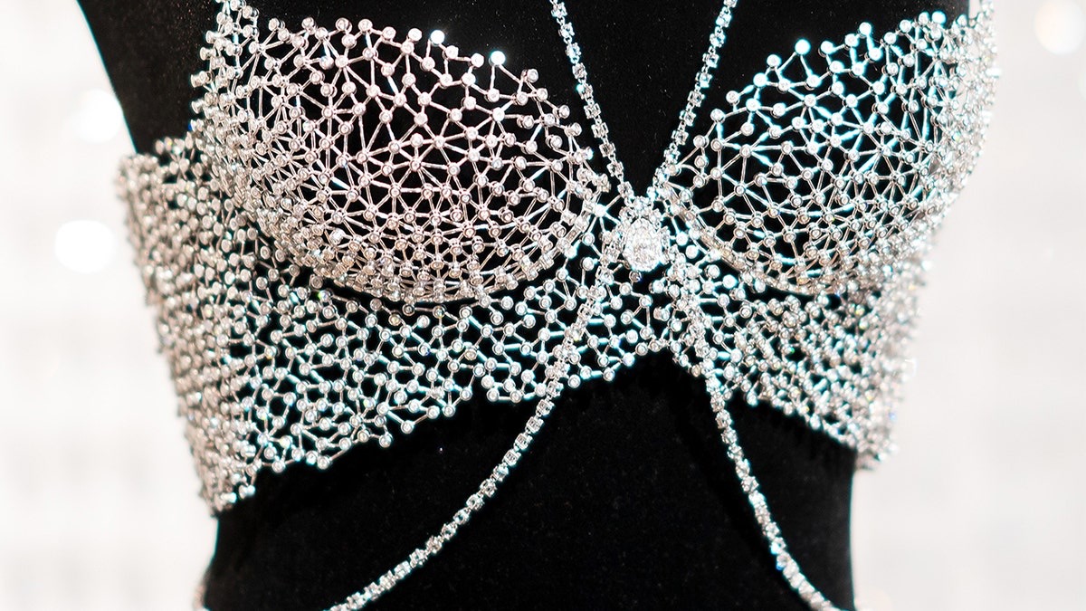 fantasy bra logo