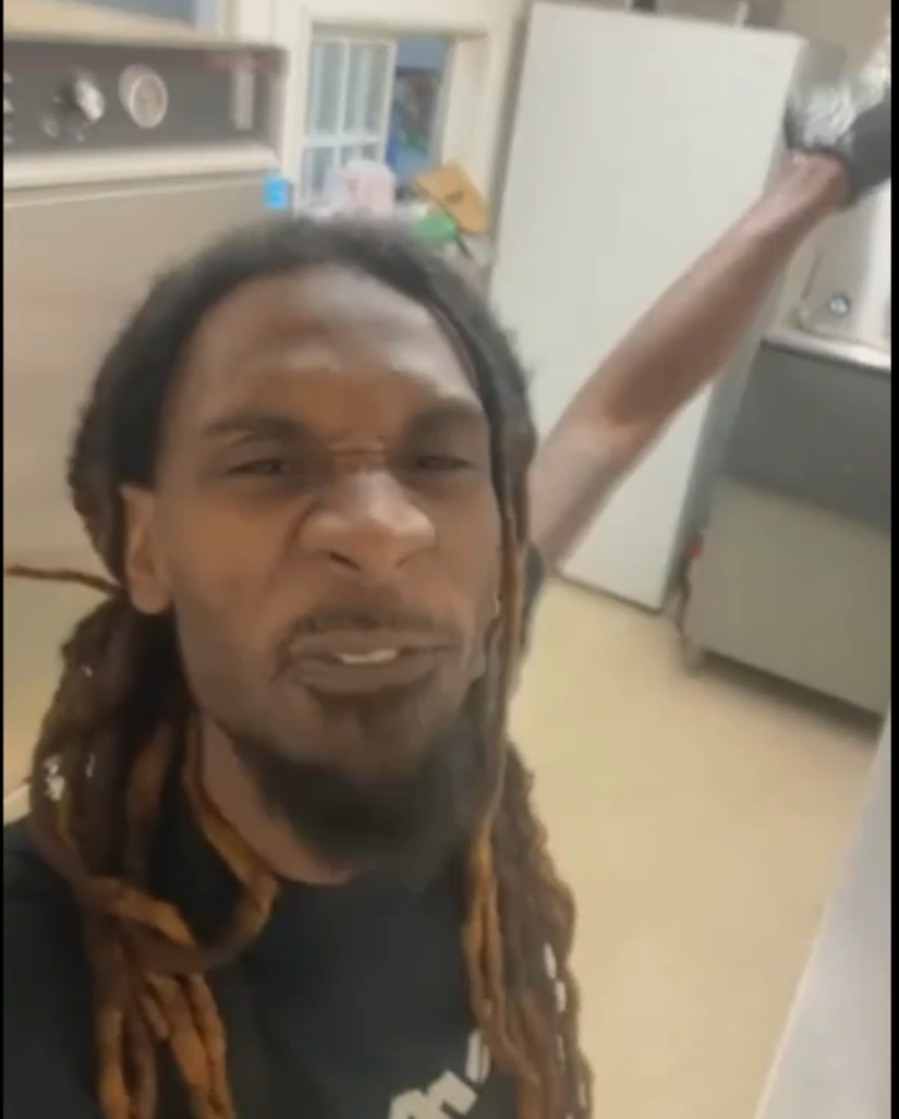 NIGGER CHIMPING QUITTING LIVE  logo