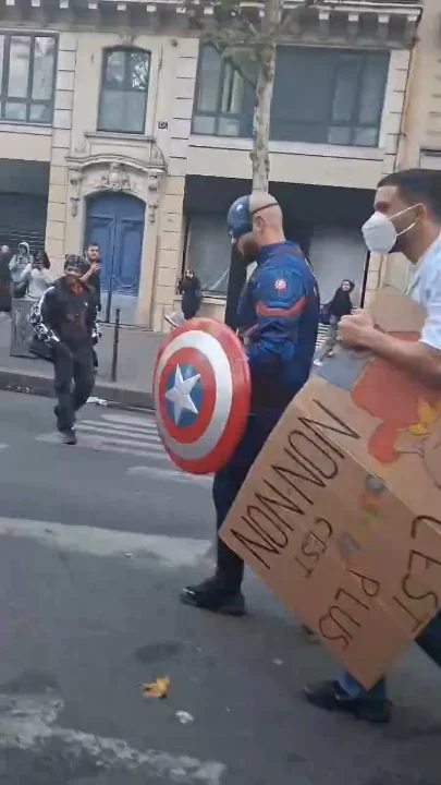 The Captian French logo