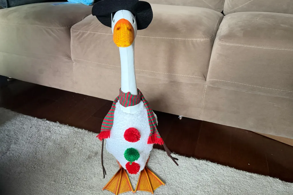 Giddy the goose logo